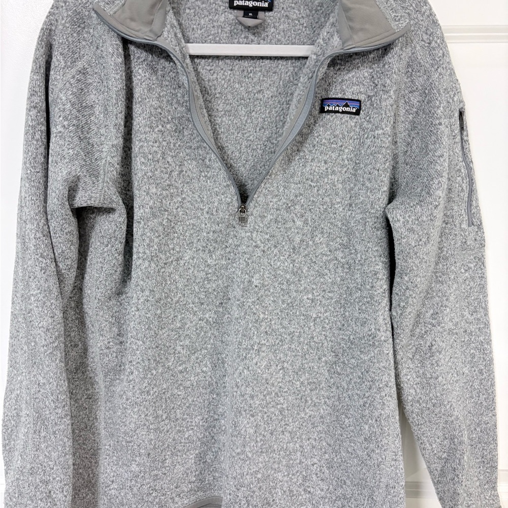 Patagonia Men’s Light Gray Quarter-Zip Fleece Pullover